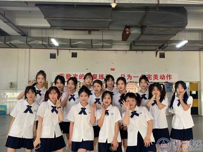 逐光而行，自带光芒——记2023届广西区级优秀毕业生李艳荣