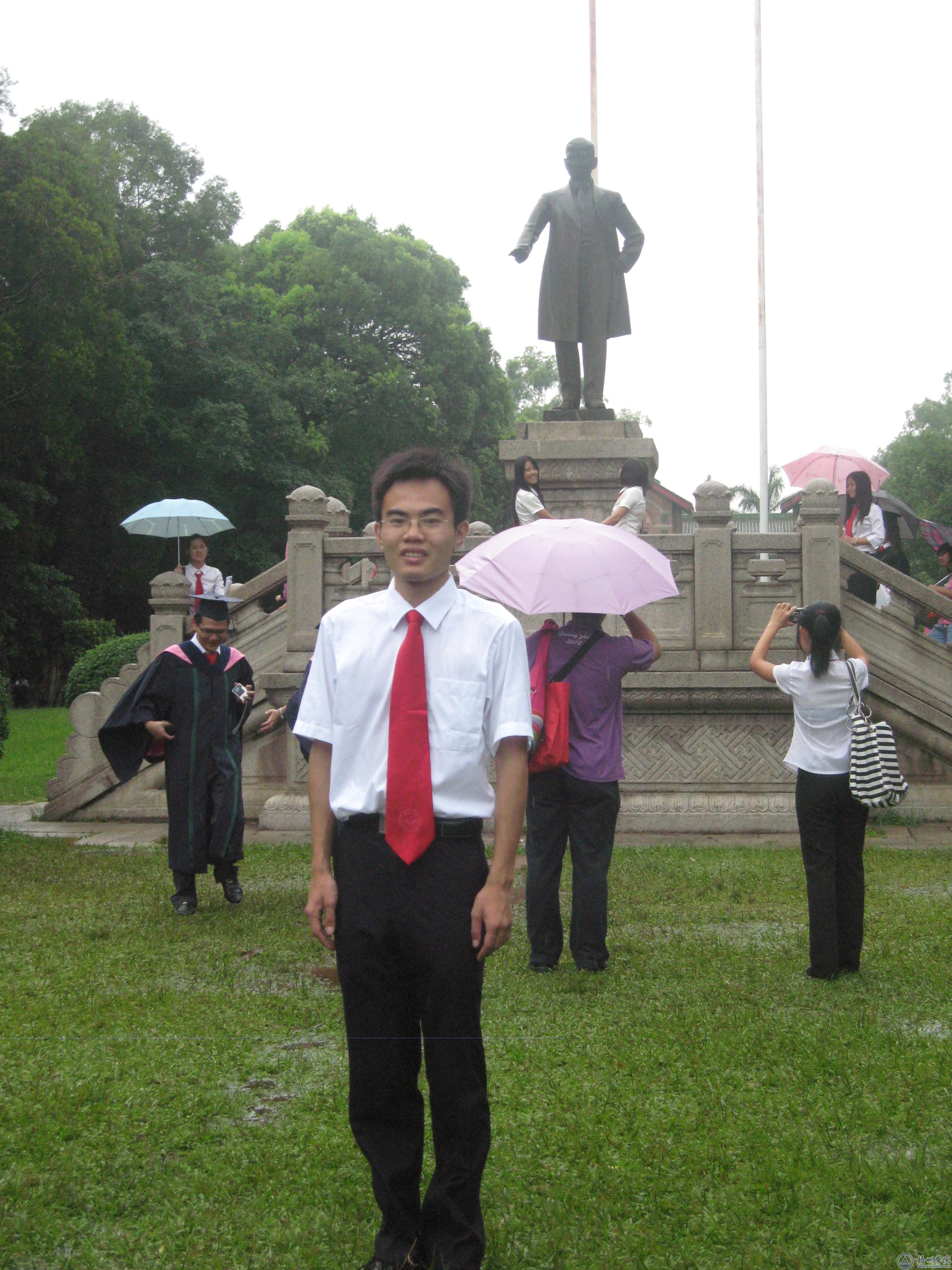 人生必有痴，而后有成 ——记西江流域民间文献研究中心办公室主任陈宇思博士