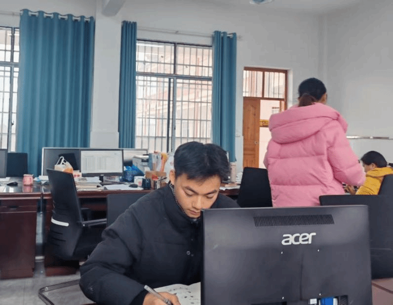 青春在基层绽放，梧院学子“返家乡”社会实践