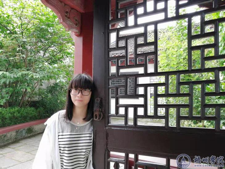 [优秀毕业生]仰望星空，脚踏实地 ——记2021年广西区优秀毕业生徐忆爱